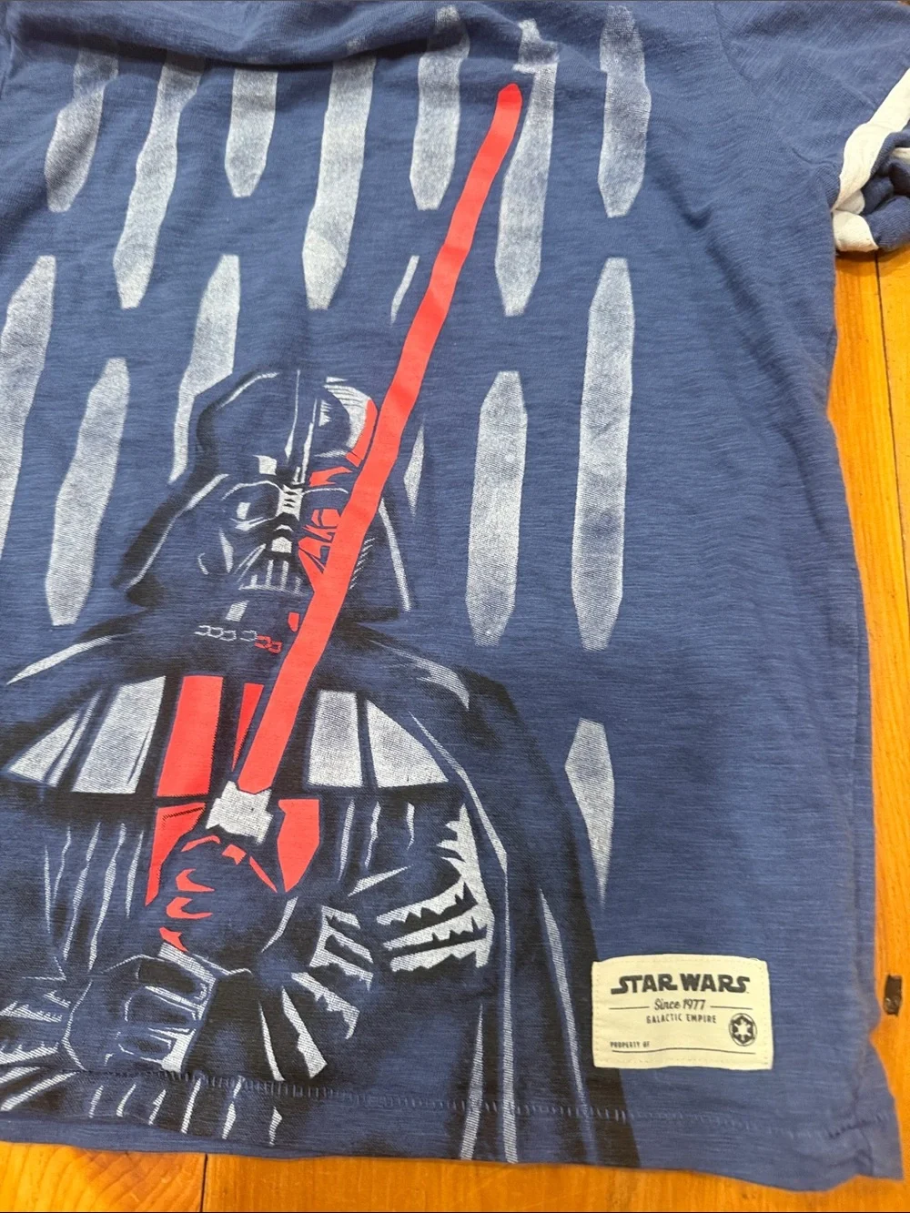 Shirt GAP Navy Star Wars Darth Vader Tee Red Lightsaber Kids